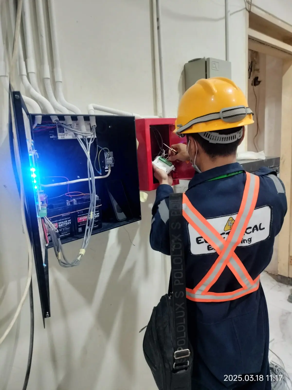 Pengerjaan instalasi listrik oleh Revan's Putra Elektrical 2